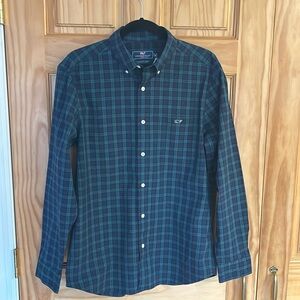 NWOT men’s vineyard vibes classic fit shirt